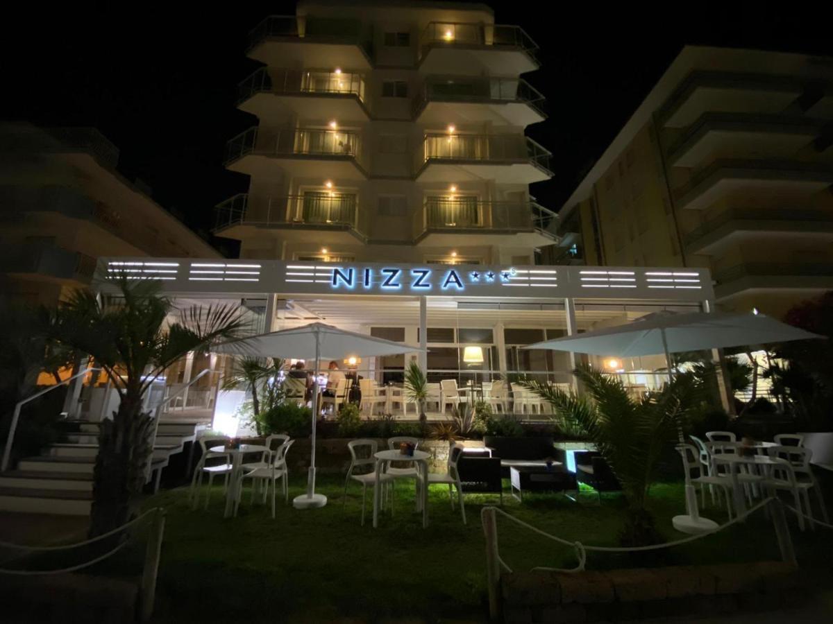 Hotel Nizza Frontemare Superior 3 Stelle Lido di Jesolo Exterior photo